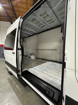 Used 2021 Mercedes-Benz Sprinter 3500 w/ Swivel Seat Package image 19