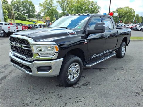 Used 2024 RAM 2500 Tradesman w/ Chrome Appearance Group image 8