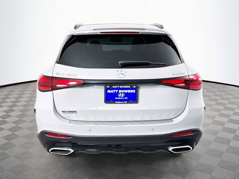 Used 2025 Mercedes-Benz GLC 300 4MATIC image 6