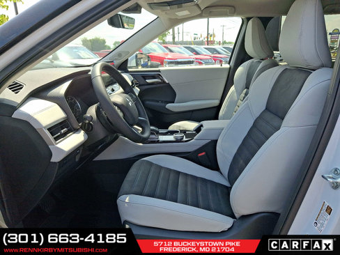 New 2025 Mitsubishi Outlander SE image 9
