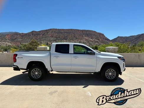 New 2025 Chevrolet Colorado LT image 3