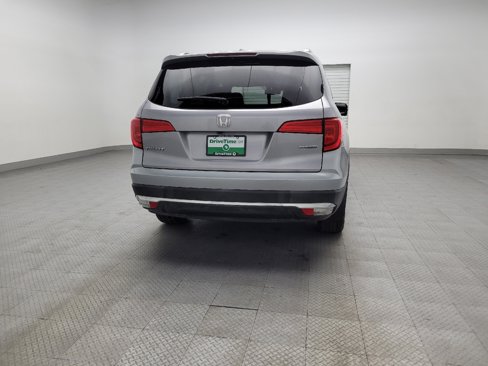 Used 2017 Honda Pilot Touring image 7