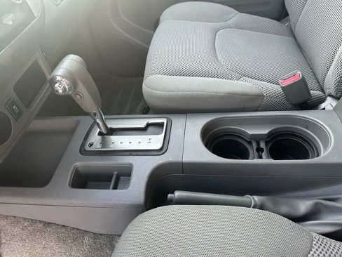 Used 2018 Nissan Frontier SV image 12