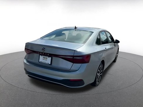 Used 2025 Volkswagen Jetta SE image 14