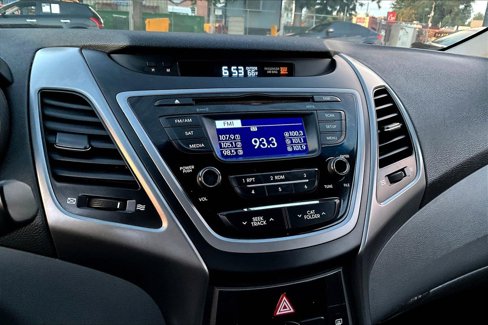 Used 2016 Hyundai Elantra SE image 14