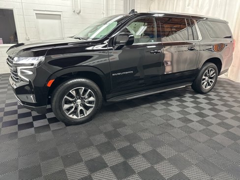 Used 2024 Chevrolet Suburban LT image 5