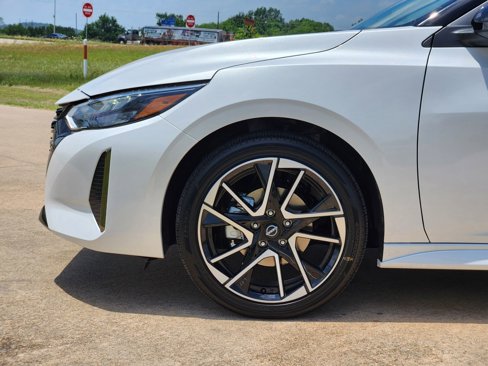 New 2025 Nissan Sentra SR w/ SR Premium Package image 7