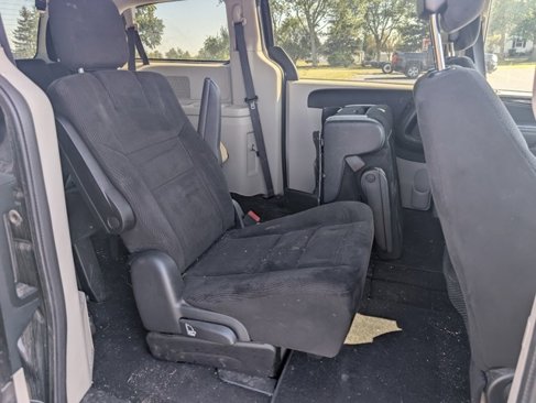 Used 2015 Dodge Grand Caravan SXT image 13