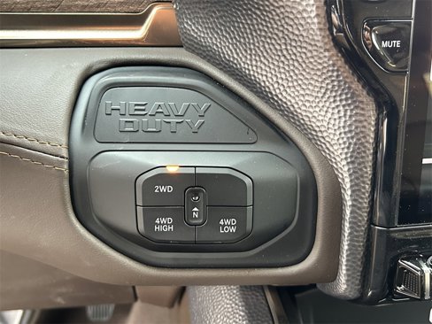 New 2025 RAM 2500 Limited image 31