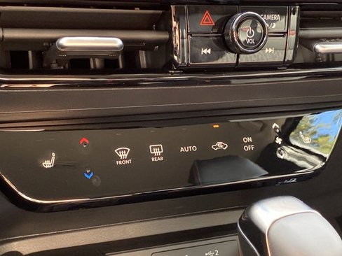 New 2026 Nissan Kicks SR w/ Cold Weather Package image 18