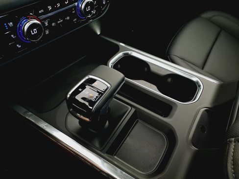 New 2026 GMC Sierra 1500 SLT image 13