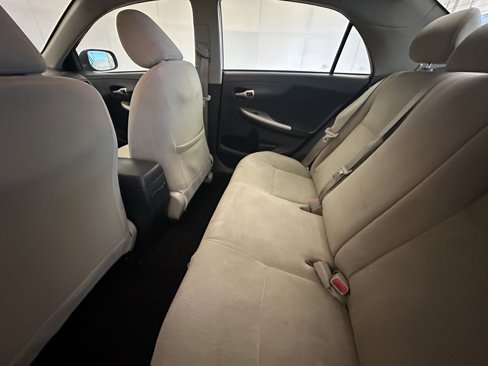 Used 2013 Toyota Corolla LE image 19