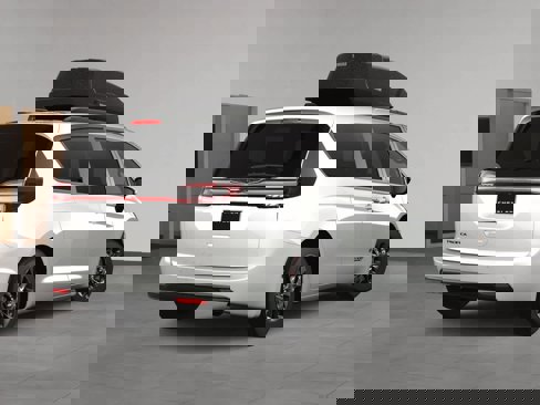 New 2025 Chrysler Pacifica Select w/ Fav Edition Package image 5