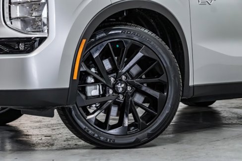 New 2025 Mitsubishi Outlander SEL Black Edition image 3