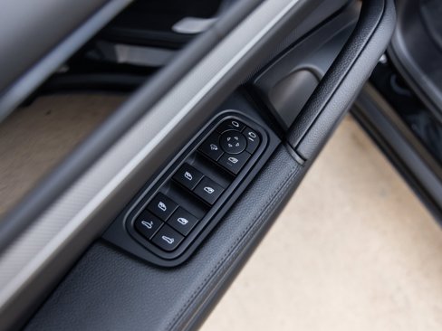 Used 2025 Porsche Cayenne image 20