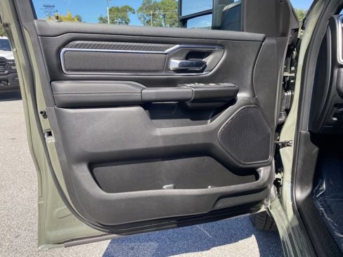 New 2026 RAM 1500 4x4 Crew Cab image 18