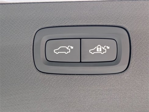 New 2026 Volvo XC90 B6 Plus w/ Protection Package Premier image 14