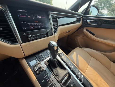 Used 2018 Porsche Macan S image 36