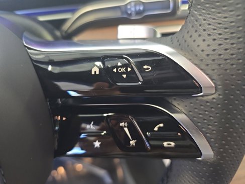 New 2026 Mercedes-Benz GLS 580 4MATIC image 21