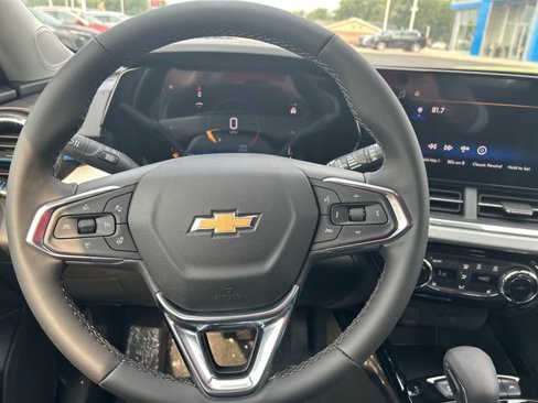 New 2025 Chevrolet Trax LT w/ Driver Confidence Package image 15