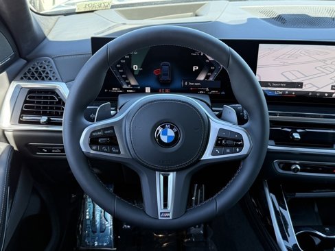 New 2026 BMW X7 M60i w/ Climate Comfort Package image 22
