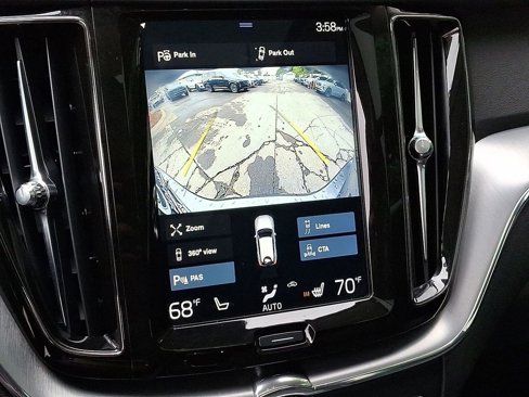 Used 2019 Volvo XC60 T5 Momentum w/ Multimedia Package image 21
