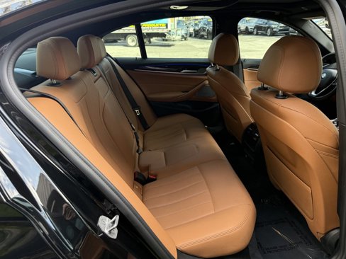Used 2021 BMW 540i w/ Premium Package image 13