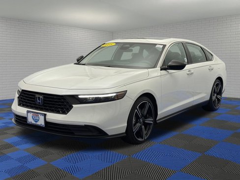 Certified 2025 Honda Accord Sport image 1
