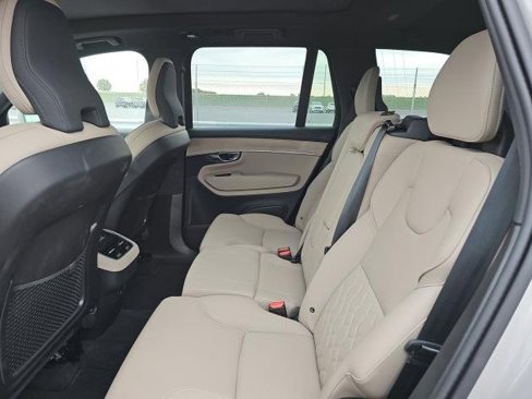 Certified 2025 Volvo XC90 B6 Plus image 6