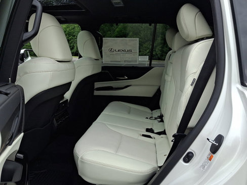 New 2025 Lexus LX 600 4WD w/ Luxury Package image 7