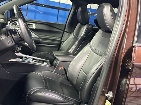 Used 2020 Ford Explorer ST w/ ST Street Pack image 12