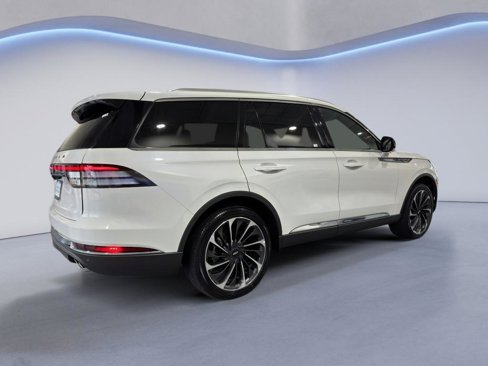 Used 2025 Lincoln Aviator Reserve w/ Illumination Package image 5