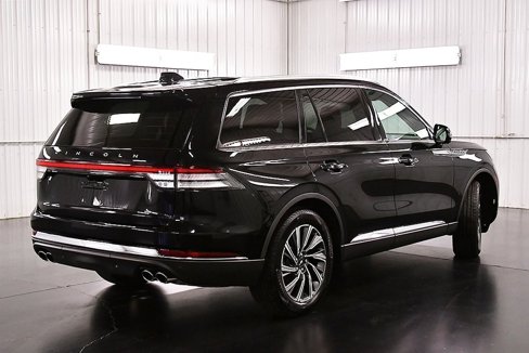 Used 2025 Lincoln Aviator AWD image 7