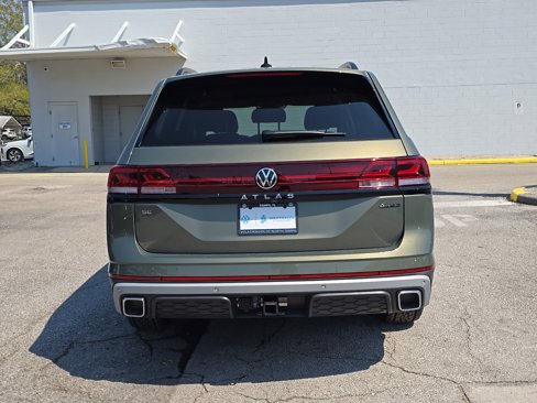 New 2025 Volkswagen Atlas Peak Edition SE image 6