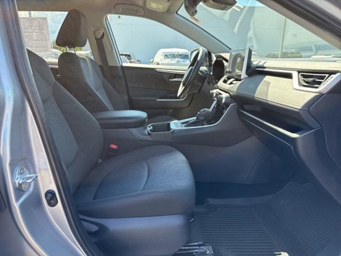 Used 2025 Toyota RAV4 XLE image 23