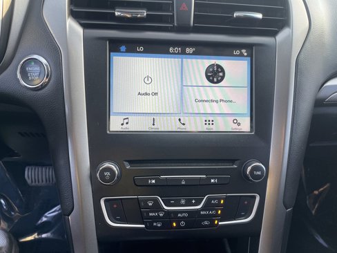 Used 2018 Ford Fusion SE image 13
