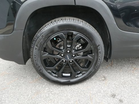 Used 2021 GMC Terrain SLT w/ Elevation Edition image 33