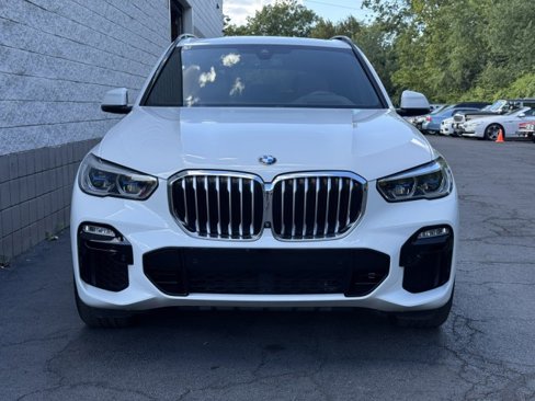 Used 2019 BMW X5 xDrive50i w/ M Sport Package image 9