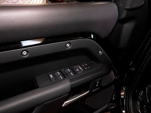 New 2025 Land Rover Defender 110 V8 image 34
