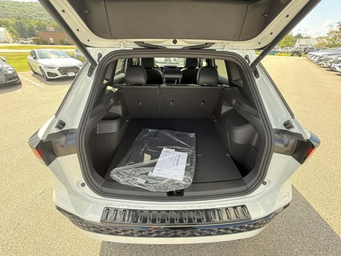 New 2025 Volkswagen Tiguan SE R-Line image 21