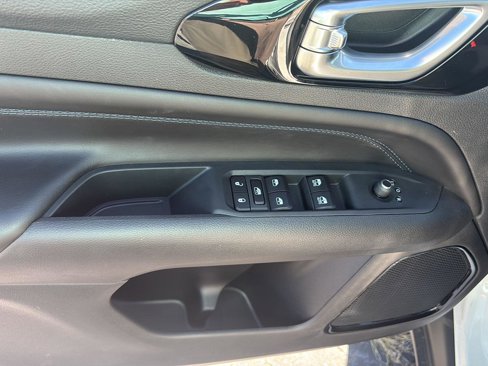 New 2026 Jeep Compass Limited image 18