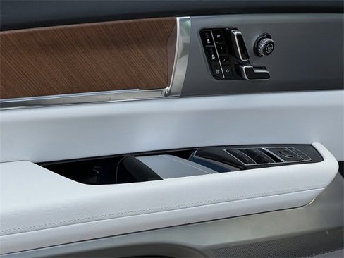 Certified 2026 Cadillac Vistiq Sport image 20
