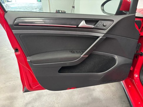 Used 2017 Volkswagen GTI GTI S image 27