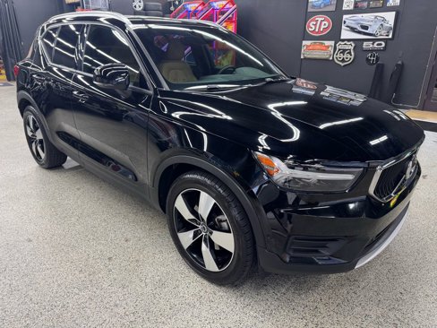 Used 2019 Volvo XC40 T5 Momentum image 7