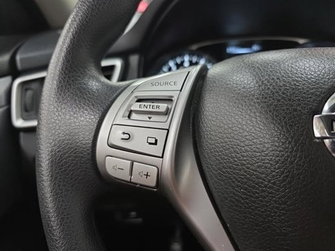 Used 2016 Nissan Rogue S w/ Appearance Package image 22