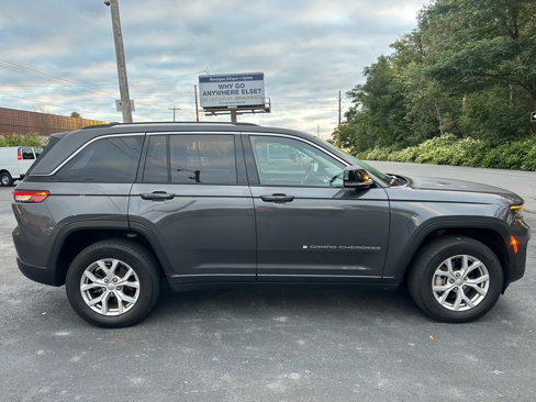 Used 2022 Jeep Grand Cherokee Limited w/ Trailer Tow Prep Group (B) image 4