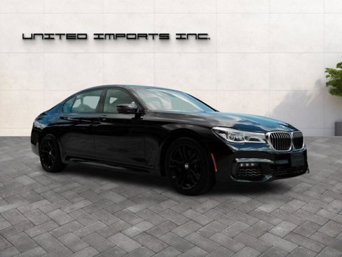 Used 2018 BMW 750i xDrive image 7