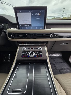 Used 2020 Lincoln Aviator Reserve w/ Equipment Group 202A image 37