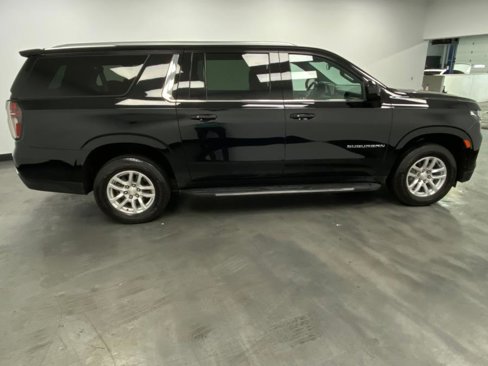 Used 2021 Chevrolet Suburban LT image 7
