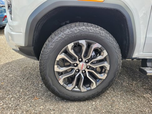 New 2026 GMC Canyon Denali image 4